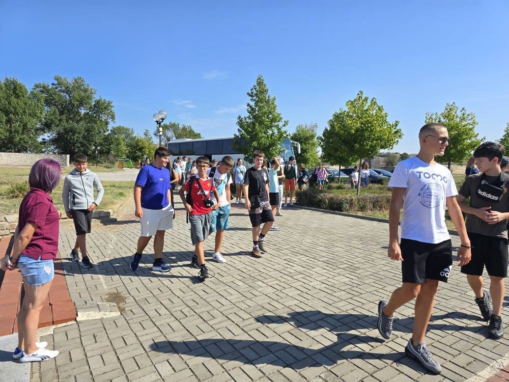 546296871 1211115784157101 4096146751758325800 n