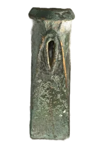 Куха бронзова брадва,