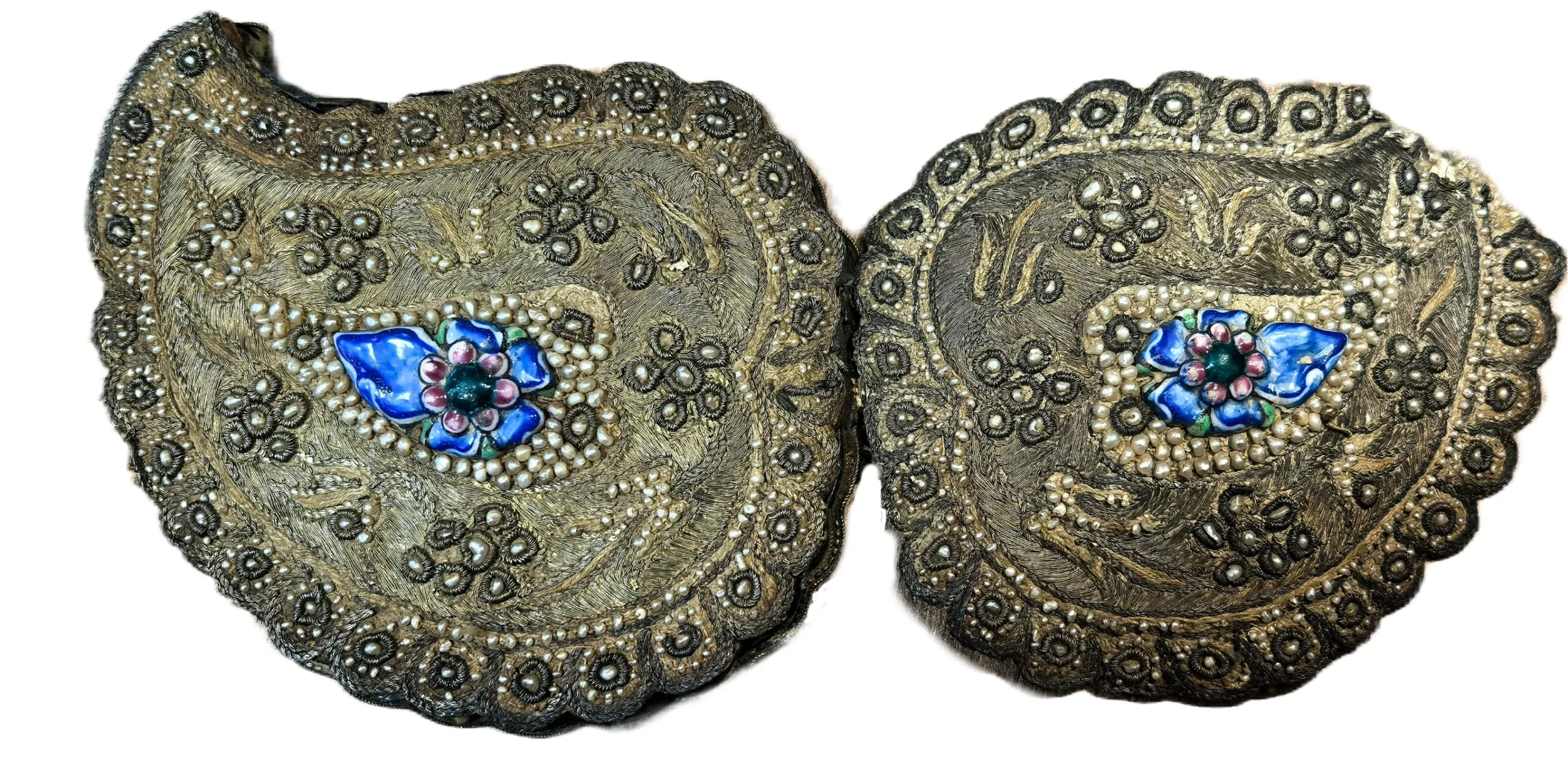 пафти бродерия върху плат с медна нишка, бисери